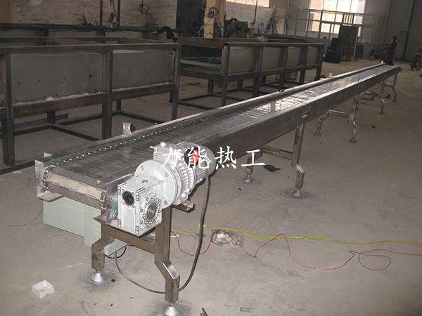 不銹鋼鏈板輸送機(jī)