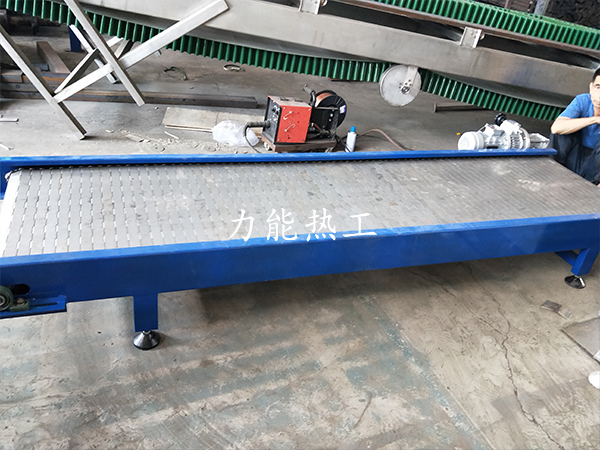 板鏈輸送機